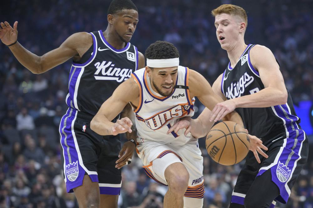 场上发光发 场上发光发